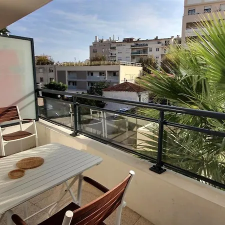 Charming Between And Center Of Juan-les-pins *