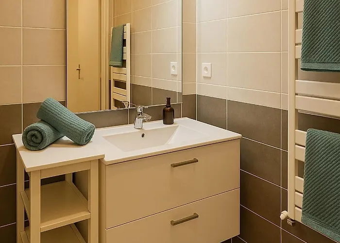 Charming Between And Center Of Juan-les-pins Антіб